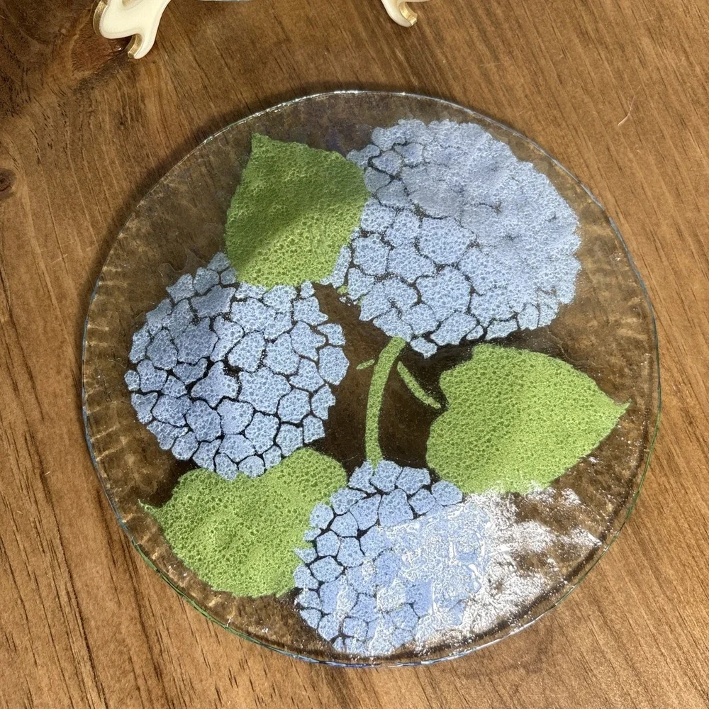 2 Gorgeous Vintage Syderstricker Fused Glass Hydrangea Luncheon‎ Plate 8.5